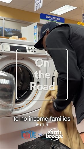 This spring, Earth Breeze and Laundry Love embarked on a special project together to tell the story of love, dignity, and detergent, 'On the Road,' at laundromats across America. 🇺🇸 Laundry Love washes the clothes and bedding of low/no-income families and person(s) at laundromats across the US. In partnership with Earth Breeze, Laundry Detergent Eco Sheets are offered to the entire network! Stay tuned for more from Laundry Love and Earth Breeze: 'On the Road.' ✨ “There is a lot of love here in