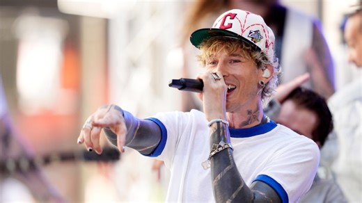 Machine Gun Kelly announces show at Grand Rapids amphitheater