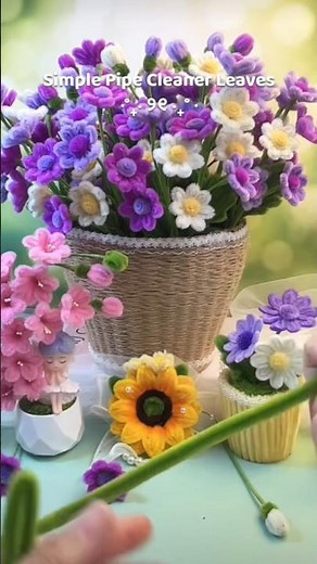 Create cute mini leaves from pipe cleaners | Easy step-by-step pipe cleaner leaf diy #diyshorts