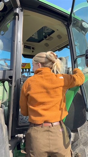 28K views · 1.8K reactions | ‍ ‍ ‍ ‍ ‍ #FarmerGirls #WomenlnAg #FarmHer #GirlPower #RuralLife #WomenWhoFarm #FarmLife #Agriculture #FarmersOflnstagram #WomenInAgriculture #FarmStrong #CountryLiving #FarmStyle #FemaleFarmers #AgWomen #FarmChic #FarmToTable #GirlsWhoFarm #FarmHustle #Country | Farmer girl | Facebook