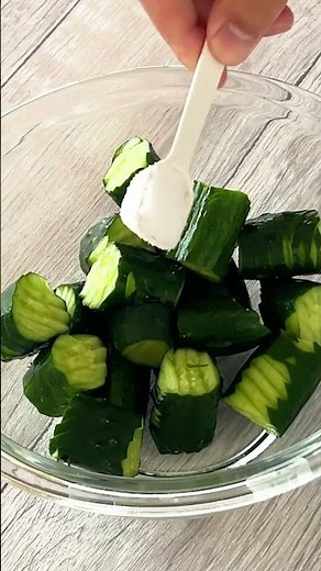 【きゅうり、何これ】じゃばら切りにして醤油麹とツナで和えただけなのに止まらん！ / Accordion Cucumber with Soy Sauce Koji