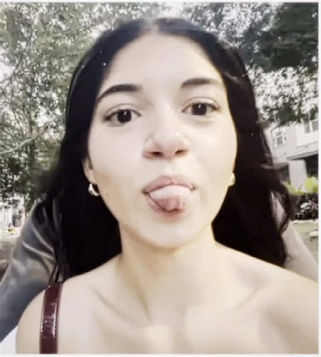 #malu - she means soooo mch much to me 😭💛💛 cc : frappe rm : @ｌａｎｅｙ 💕 tags : @malu @𝓪𝓻𝓲𝓪 🐾 @Jr linhares @Luana @ѕσƒια︎❄︎ @nadiaᥫ᭡. @malucantofpnmore @brooke ☘︎ ݁˖ @𝐥𝐚𝐧𝐢𝐲𝐚 @iz ★ 🦈 @star୨୧ #fyp #edit #makethisgoviral #makerhisblowup cute malu edit soft edit