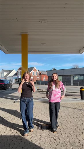 I baggrunden😑😛 #hatetilMichael #😛😛😛 #goviral #haderskole😢