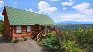 A Log Cabin For Nature Lovers With Epic Mountain Views | Log Homes