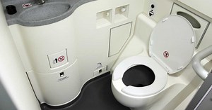 Comment fonctionnent les toilettes dans les avions?