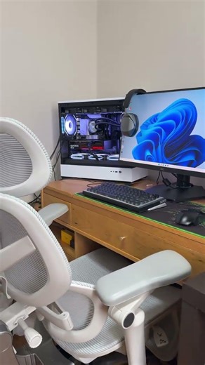 My computer vs. my wife s computer Is this right#Mr. Zhang a person of high