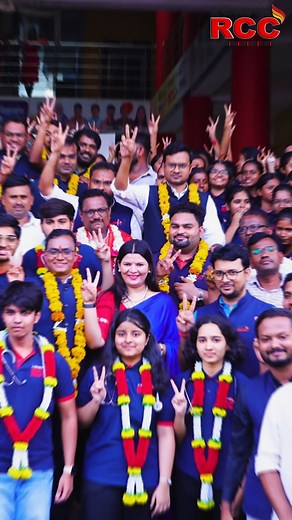 The campus of RCC celebrates this victory as over 1,114 students score above 600 marks and more than 14 students score over 700 marks in NEET-2024, marking a historic achievement for Maharashtra. Prof. Shivaraj Motegaonkar once again proves RCC as the epitome of excellence. #Rcc #Shivrajmotegaonkar #Motegaonkar_sir #Education #excellence #Admission #NEET #JEEAdvanced #SuccessAwaits #rccfoundation #RCCSET #neetexam #neet2024 | Shivraj Motegaonkar