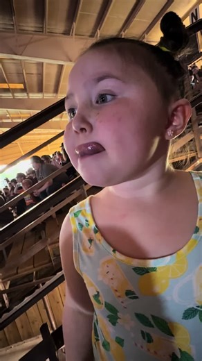 Whitt’s reaction to the bow and arrow part of the Circus show 😅 she was very worried about the lady with an apple on her head 🤣 #circus #kidsoftiktokfunny #nacogdoches #nacexpo