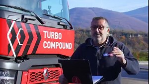 France Routes présente l'essai d'un des camions phares sur nos routes, le Renault T 480 TC (comme Turbo compound). Alors, ce Renault T 480, est-ce une bonne surprise ? Découvrez dans cette vidéo les premières impressions ressenties au volant par Fabien Calvet, avant de lire l'essai dans le France Routes n°491 (février 2023). Dans le magazine, nous dévoilons les résultats de consommation de carburant et de vitesse commerciale. Pour vous le procurer par correspondance, accédez à la boutique en cli