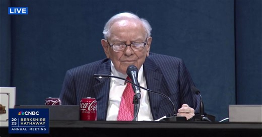 Warren Buffett on why U.S. fiscal policy 'scares' him