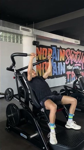 Incline chest press machine Upper chest