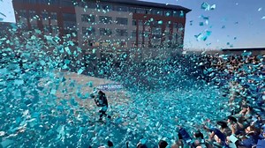 “一个普通的下午，为多年后的一个恍惚，埋下伏笔_”