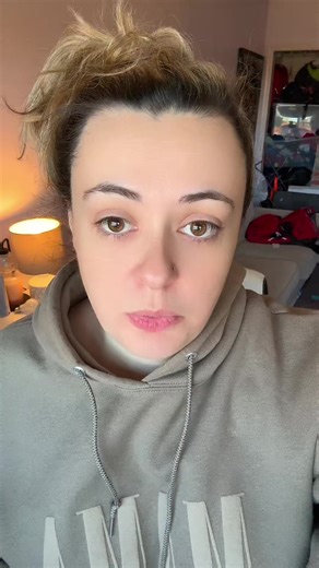 This might piss you off… but it needs to be said. If you don’t know where your money went last month, it’s not because you’re bad with money — it’s because you’ve never had a system that actually works for real life. The Solight Budget Planner makes your money make sense. No spreadsheets. No guilt. No shaming yourself for spending. Just a simple, realistic way to plan, track, and finally feel in control again. ✨ Beginner-friendly ✨ Clear, easy-to-follow layout ✨ Helps you stop overspending witho