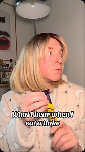 Whenever I eat a flake I always hear the 80s advert in my head! Love it! #flake #chcolate #80scommercial | Mark Massett