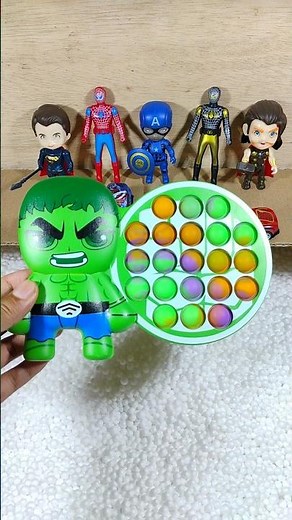 mainan Pop it Hulk