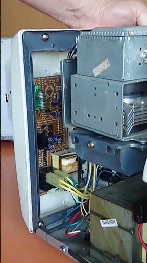 partes de un microondas