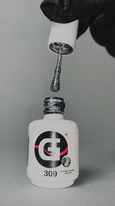 📣 En Gallery Nails, estamos emocionados de anunciar la llegada de nuestra nueva gama ¡21 colores nuevos que te encantarán! Durante todos estos años, hemos tenido el privilegio de ser parte de tus momentos especiales, ayudándote a lucir más hermosa en cada evento y ocasión importante. 💅 ¡Únete a nosotros para celebrar este aniversario y descubre la magia de los nuevos colores de la gama Gallery! 🎉 📩 Agenda tu cita en tu sucursal más cercana . . . #Gallerynails #manicuremexicali #pedicuremexic