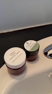 💈 Découvrez la routine complète pour homme avec Groom !💈 Crème à raser, baume après-rasage, nettoyant visage et crème matifiante ✨ Pour ceux qui veulent tout tester, nous avons aussi des coffrets d’essai disponibles ! 👉 Passez en boutique ou commandez vos essentiels Groom dès maintenant ! 💬 Quel produit de cette routine aimeriez-vous essayer en premier ? #CachetUrbain #GatineauBeauty #RasageHomme #SoinsHomme #Groom #CoffretsEssai #BoutiqueLocale #BeautéQuébécoise #Gatineau | Cachet Urbain