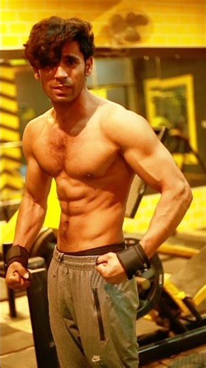 body posing practice #bodybuilding