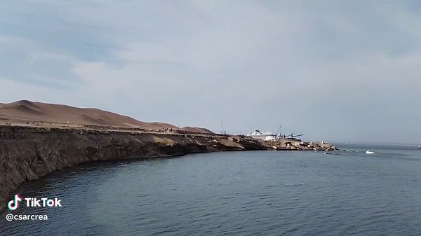 Explora Puerto San Martín y sus paisajes en Paracas