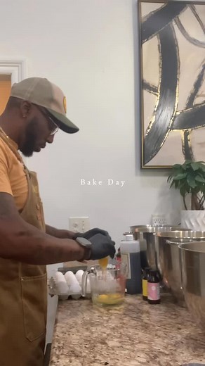 627 reactions · 33 comments | It’s bake day over here, and let me tell you, having multiple bowls is a must! Even if you only have one mixer, extra bowls keep you organized and let you prep multiple batters without the wait. Today’s lineup:  Strawberry Lemonade  Cookie Butter ❤️ Red Velvet  Pineapple Coconut Rum All getting baked, prepped, and ready for next week’s pop-up shop! #fyp #KakeKing #SprinkleMeByKakeKing #mississippibaker #explorepage | Jeromie T. Jones | Facebook