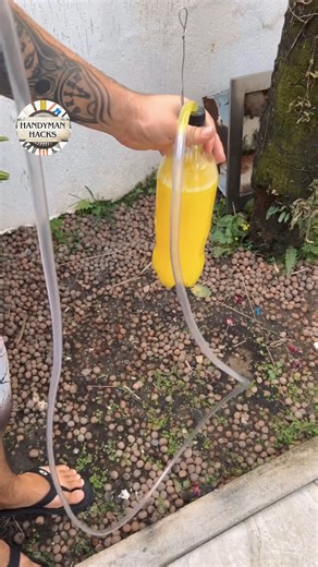 A simple technique to get a perfect level — no helper needed! 📏💡 #handytips #handymanhacks #prolevelhack #constructiontips #smartfix #easyhandytips #simpletrick | Handyman Hacks