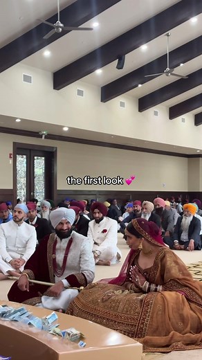 Capturing the First Look at a Joyful Punjabi Wedding