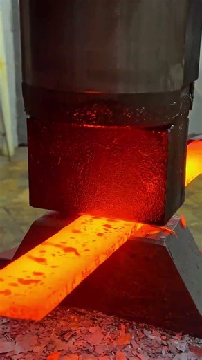 Forged Wavy Pattern Steel Sword: Crafting Process