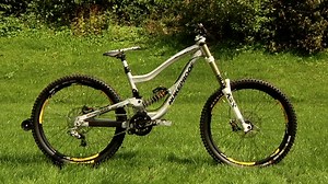 New NukeProof Scalp Downhill Bike Video - Pinkbike