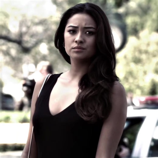 her face card. // ac: mattsaudios • cc: @bella ✧.* • scp: walke7scenes // #emilyfields #emilyfieldsedit #prettylittleliars #fyp #foryoupage EMILY FIELDS EDIT PRETTY LITTLE LIARS EDIT FOR YOU PAGE HIGH QUALITY EDIT ORIGINAL CONTENT