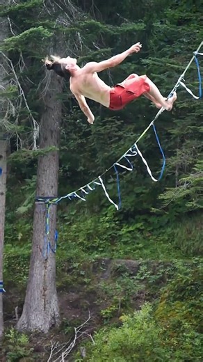 Slackline Physics: Mastering Equilibrium, Angular Momentum & Elastic Potential Energy! #slackline