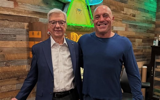 Joe Rogan stunned by Hal Puthoff's claims on alien life and USA's stash of UFOs