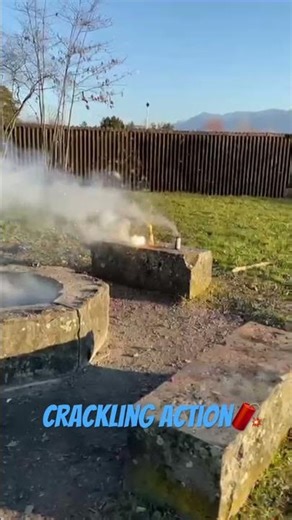 Crackling Action🧨🔥 #fireworks #pyro #crackers