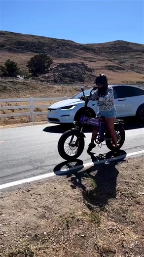 Securing the bag on a one-wheel!! Get 20% OFF when you use the code ELON20 at checkout. #backpack #daypack #tesla #cyberbackpack #cybertruck #laptopbackpack #laptopbag #laptopbags #travelbag #travelbags #travelbackpack #backpacking #travel #antitheft #antitheftbackpack #antitheftbag #cybertruckbackpack