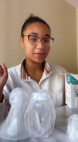 2.2 Gallon Cans, Transfer Tank, Storage Container, Includes a locking mechanism for secure fixation., Red, Fit for Most Cars, Motorcycles, Trucks, Small Size Boats.