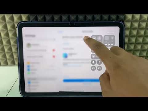 how to enable auto updates of software on ipad?