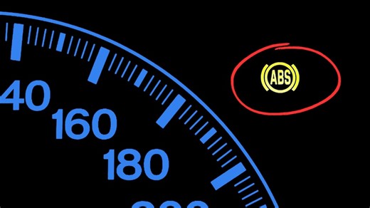 ¿Es peligrosa? Qué significa la luz ABS en el tablero del auto y por qué es importante