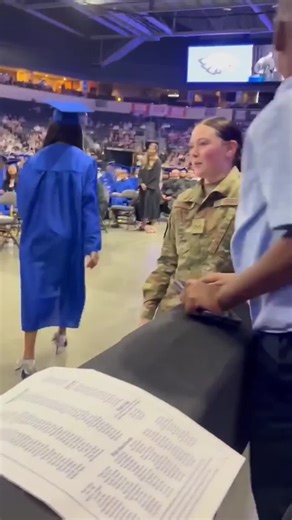 Soldier coming home surprise moments #soldier #cominghome #military #surpise