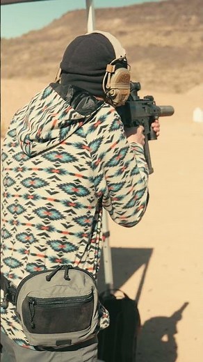 This Sub Machine gun shoots 1200 RPM 😳 B&T MP9