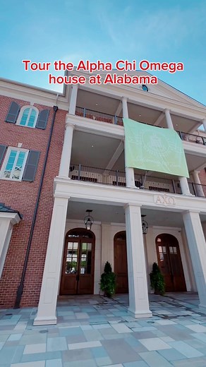 Tour the Alpha Chi house at The University of Alabama! ❤️🫶 #alphachiomega#housetour#axo#bama#rolltide @hollyn🦋🪩🩷