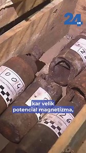 Več kot eno tono min, minometov in drugih neeksplodiranih ubojnih sredstev so pred nekaj dnevi v bližini Robiča na Kobariškem našli severnoprimorski pirotehniki. Za najdbo so se morali pošteno potruditi, saj so različna ubojna sredstva našli v ozki razpoki, ki domnevno vodi v nekdanjo kaverno. | 24ur.com