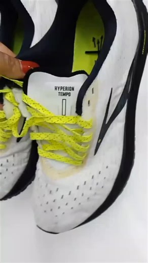 D' RAFA CALZADOS on Instagram: "Size 8/ $1200 🔥 BROOKS HYPERION TEMPO 🔥 Rendimiento real para los que corren, entrenan y se mueven sin parar 🏃‍♂️💨 👟 BROOKS 100% ORIGINALES ⚡ Súper ligeros y rápidos 🦶 Excelente amortiguación y comodidad 🏃‍♀️ Ideales para running, gym y uso diario 🧼 En muy buen estado 📦 Importados de Estados Unidos 💰 PRECIO DE OFERTA 📏 Size disponible: 8 🚚 Pago contra entrega en Santo Domingo 📲 Escríbenos al DM o WhatsApp para pedidos ⚠️ Pocas unidades disponibles 🔔