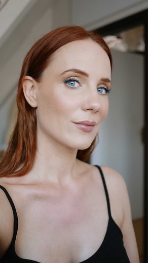 Simone Simons on Instagram: "A quick summer makeup with a fun liner 💙 @lorealparis Le Liner Signature 09 Turquoise Faux Fur @lorealparis Voluminous Waterproof mascara @patmcgrathreal Mothership VII @lhcosmetics Famous Fantastick & Blotting Powder @kvdbeauty Trooper liner @lauramercier Dune Bronze 🤍 #instamakeup #reel #simonesimons #summerlook #brightliner #kvdbeauty #lhcosmetics #lorealparis #patmcgrath #ad #notsponsored"
