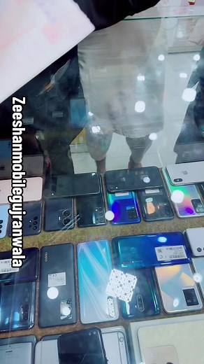 Exploring Smartphone Interactions in Retail Settings