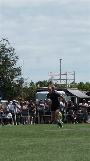Brayden Neilson with the match winner! The NZ U18 Boys 7s are off to the final 🖤 Tune into @skysportnz live at 5.40pm to catch all the action 📺 | New Zealand Rugby