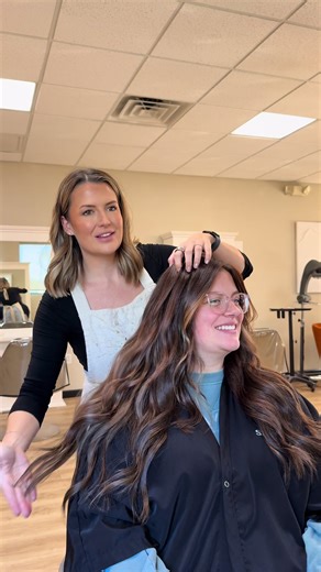 22 inch extension makeover 😆 2 rows @Invisible Bead Extensions® followed by some lowlights using @Redken shades eq to get the perfect blend #extensions #hair