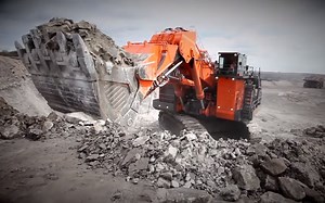 特大号挖机为啥都用正铲？日立EX8000！