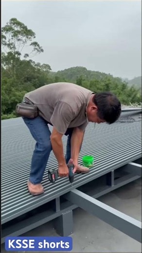 This Roofing System Solves the Biggest Water Problem 🤯🏠 #Construction #Engineering