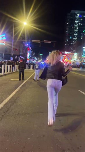 I eas loterally getting SCREAMED ag om intercom bt police :( rhn girl heehaw hahaha no shhr ho ok