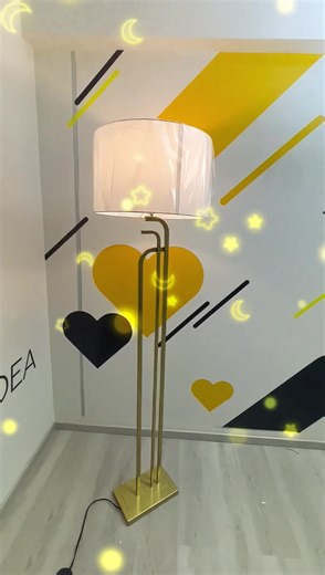 Ilumina ese rincón vacío en tu hogar con esta lámpara de pie ✨💡#lamparadepie #iluminacion #decoraciondeinteriores #lampara